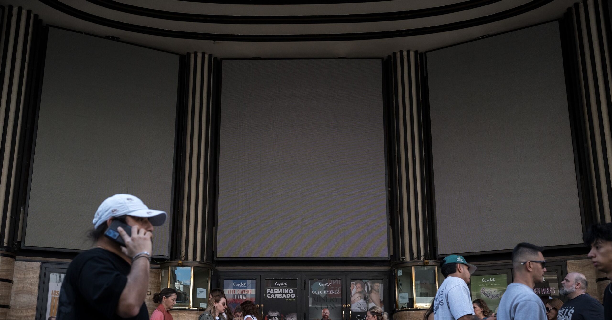 Europe’s Devastating Power Outage in Photos