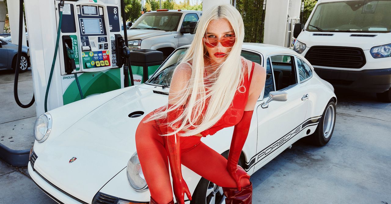 Kesha Wants to ‘Smash’ the Music Industry With a New LinkedIn-Style App