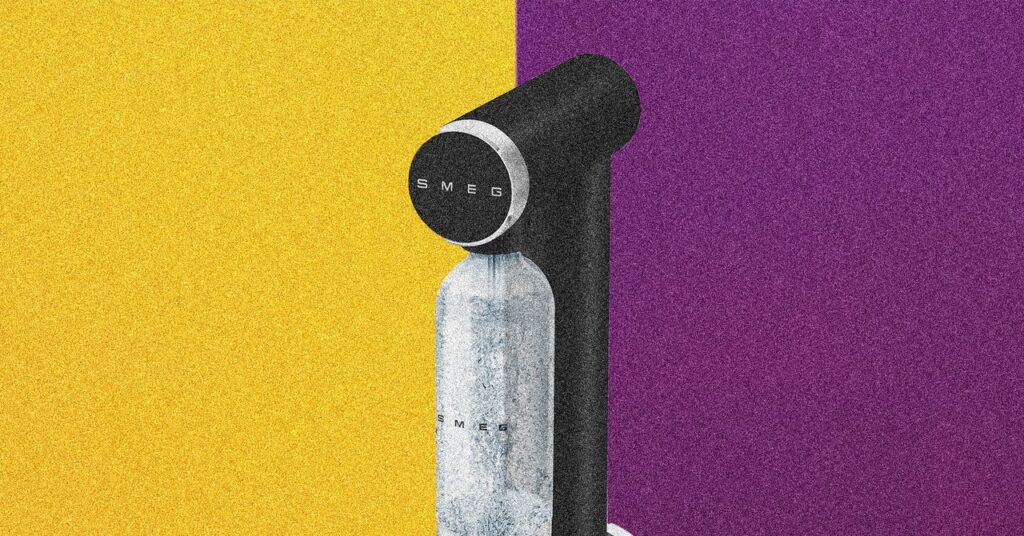 Smeg’s New SKC01 Soda Maker Offers Beauty and Bubbles