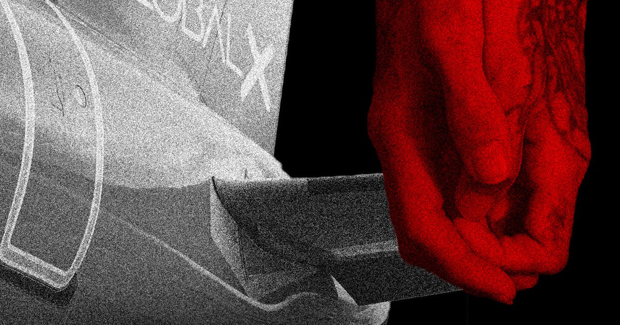 ICE’s Deportation Airline Hack Reveals Man ‘Disappeared’ to El Salvador