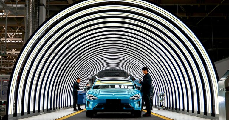 China’s Electric Vehicle Factories Have Become Tourist Hotspots