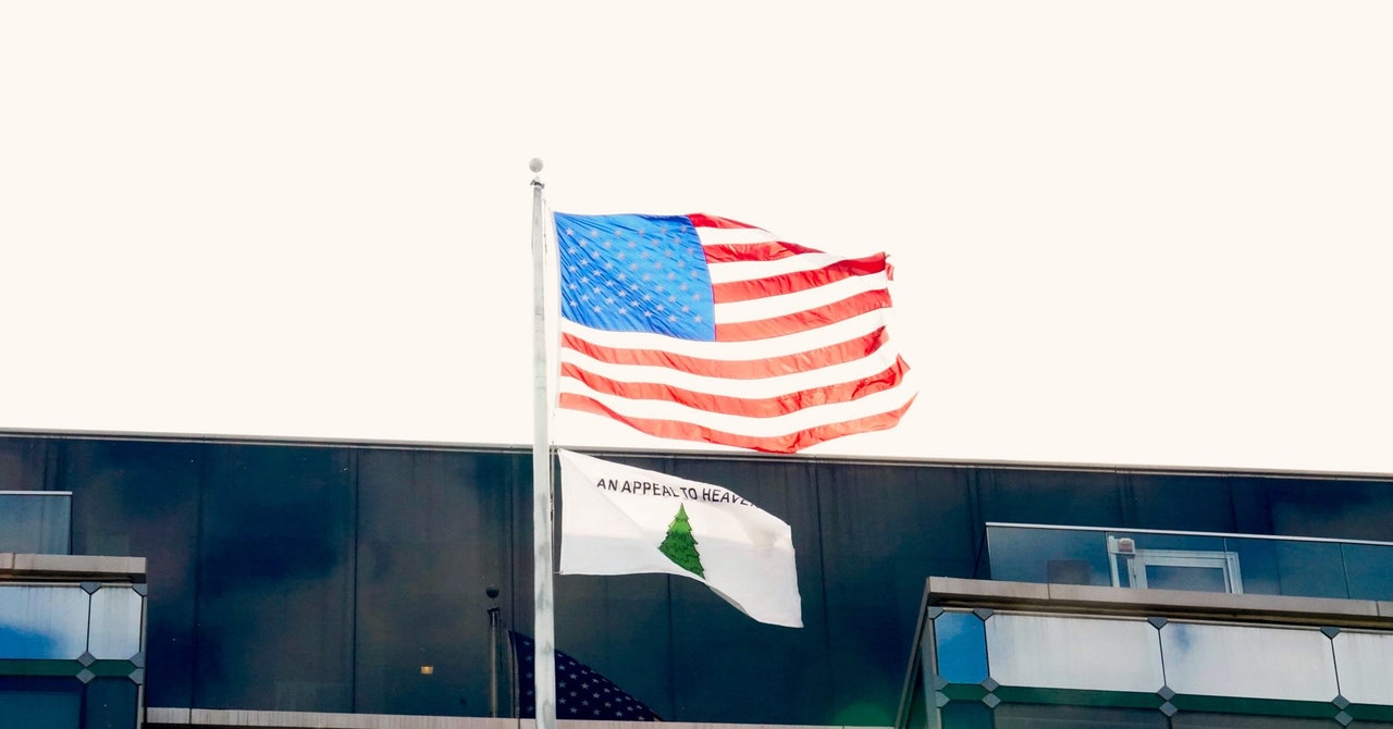 Far-Right ‘Appeal to Heaven’ Flag Seen at January 6 Riot Flown Above Government Agency in DC