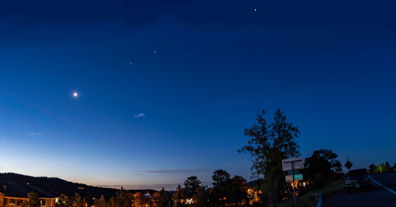 See 6 Planets Align in the Night Sky This August