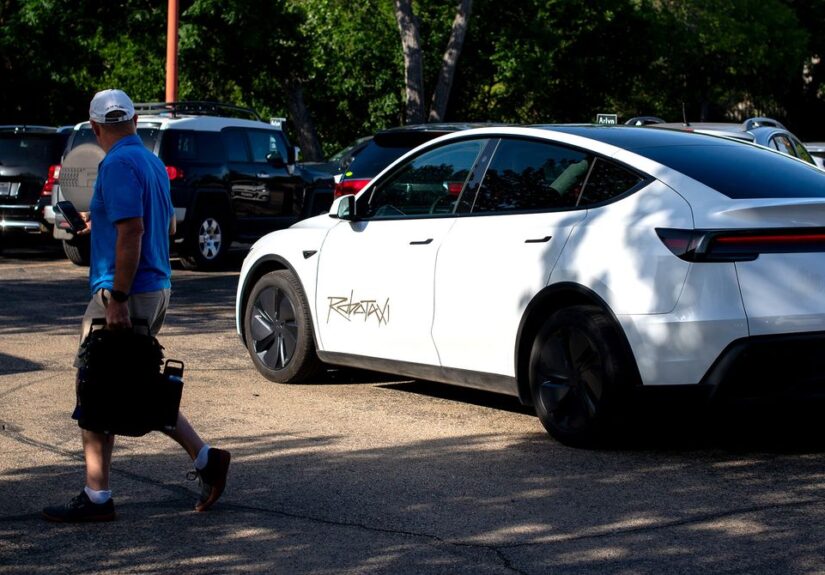 A New Road Safety Group Targets Self-Driving Cars